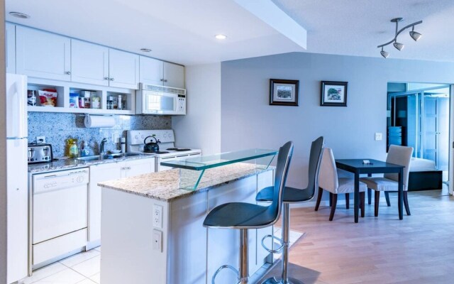 Chic 1 Bed in Heart of Downtown Toronto