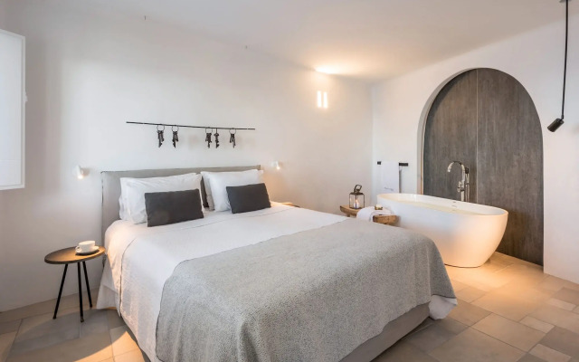 Porto Fira Suites