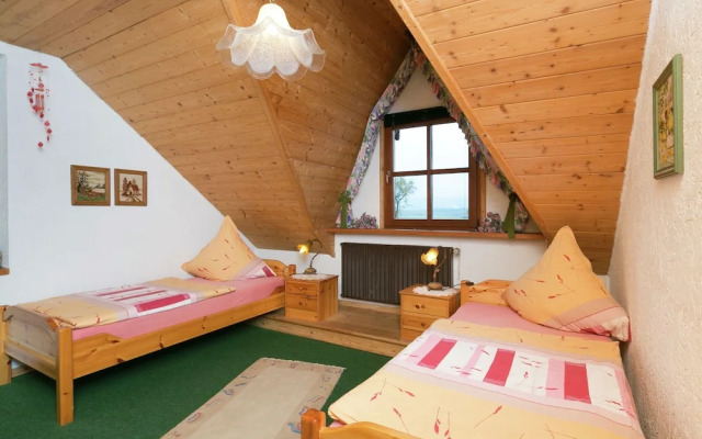 Warm Apartment In Bombogen With Private Parking