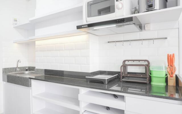 Nice And Elegant Studio At Transpark Cibubur Apartment