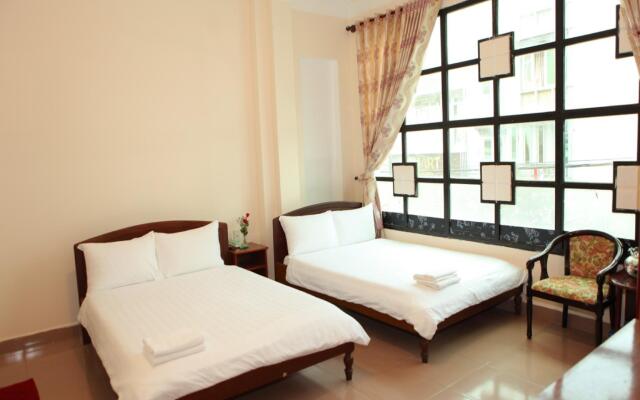 Quang Chien Hotel by Zuzu