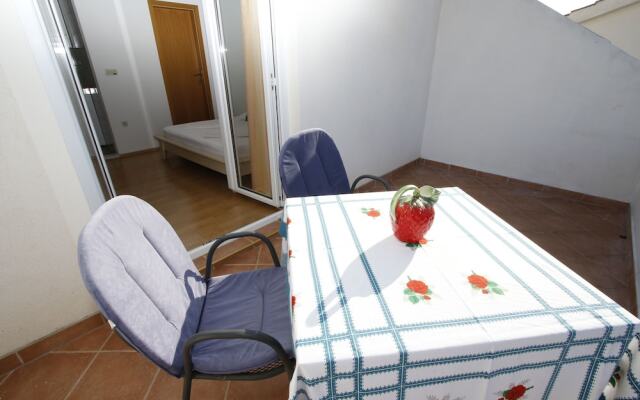 Kiwi Apartment