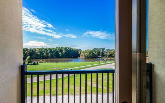 Comfort Suites Brunswick - Clevelend Southwest