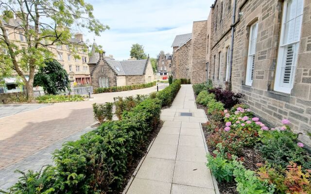 Unique Victorian Apartment in Edinburgh