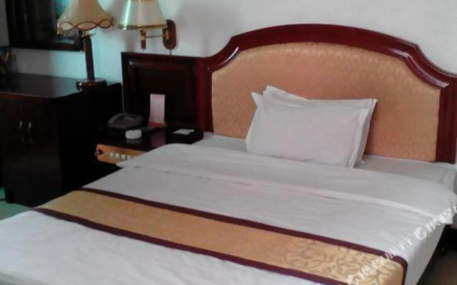 Dongfang Hotel