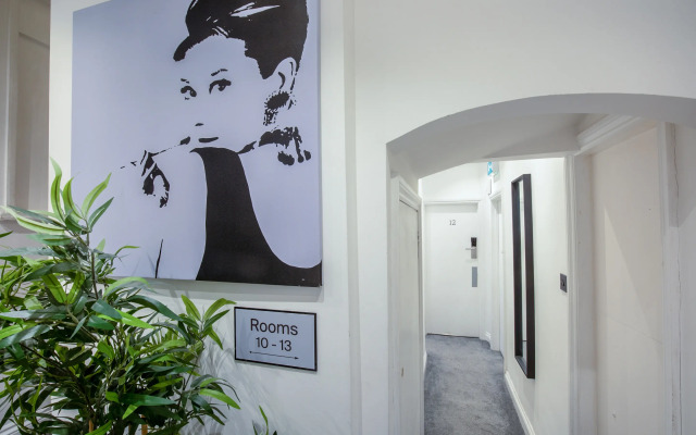 OYO TamTam Acton Hotel