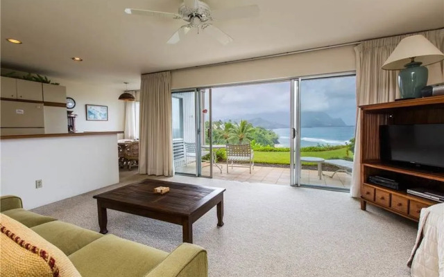 Pali Ke Kua 117 by RedAwning