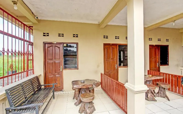 91353 Hotel Surya Andesa