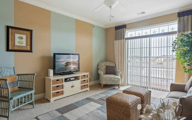 Grande at Canal Retreat Great Area in Rehoboth!