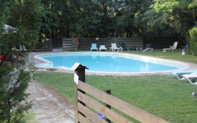 Camping Besalu