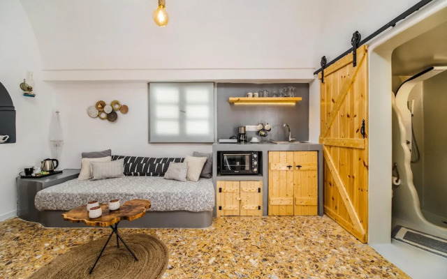 Asera Suites Near Kamari Beach