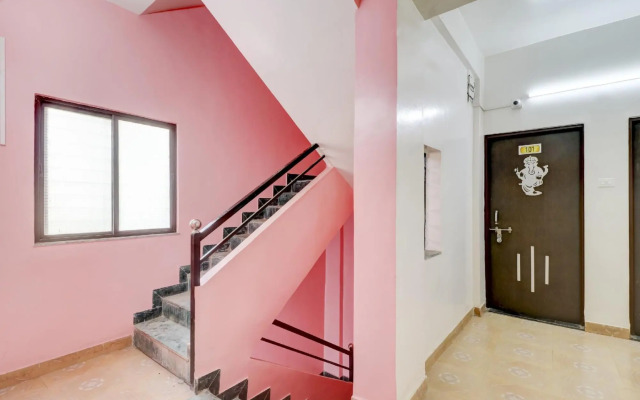 Royal Rest Rooms by OYO Rooms