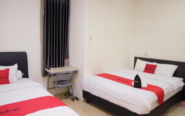 RedDoorz near GOR Satria Purwokerto