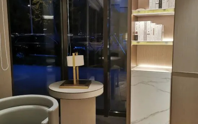World Hotel (Jinan CBD Longhu Tianjie)