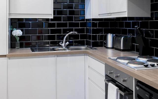 Designer 1-bedroom in Kensington