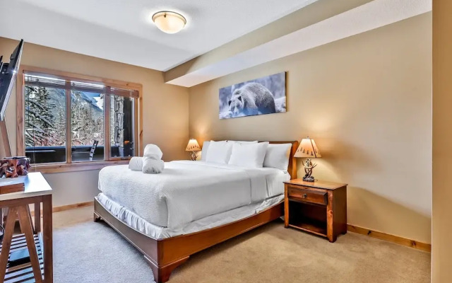 Rundle Cliffs Lodge by Spring Creek Vacation