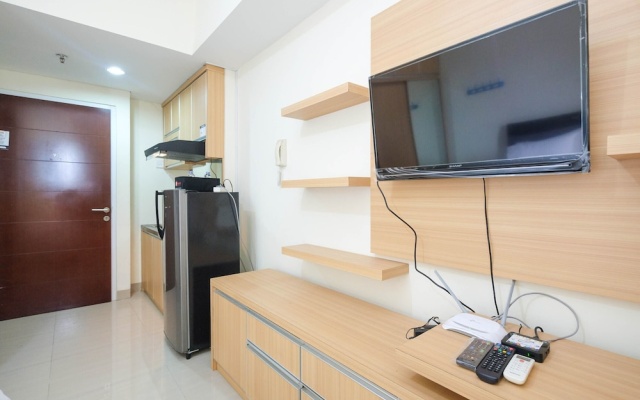 Cozy Minimalist Studio @ Taman Melati Margonda Apartment By Travelio – Guest Rooms – Depok