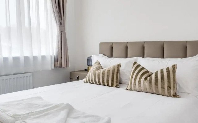 Tranquil 4-bed Oasis Modern Chic