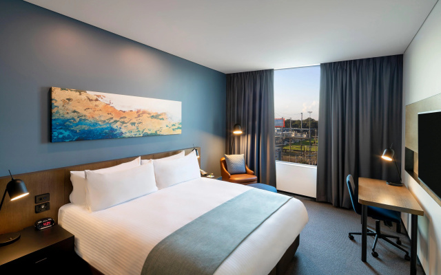 Holiday Inn Sydney St Marys by IHG – Guest Rooms – Sydney