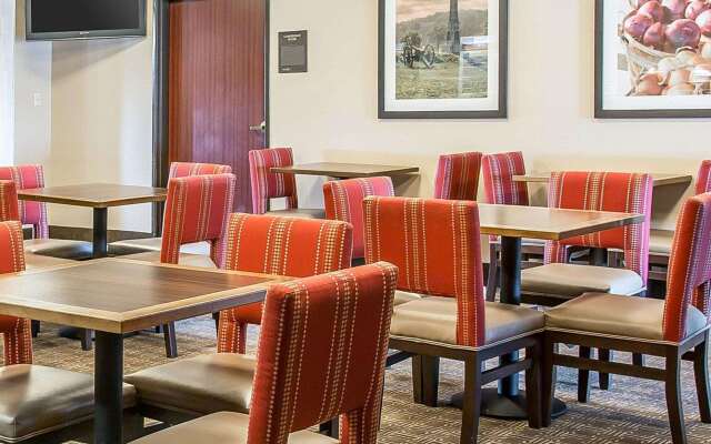 Bluffton Inn and Suites