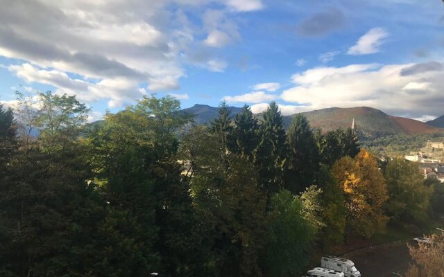 Apartment with One Bedroom in Lourdes, with Furnished Terrace