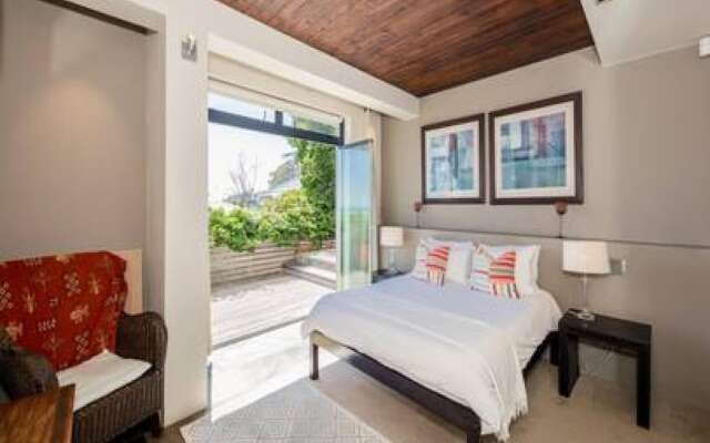 Beautiful Apartment w Deck Stunning Views Rhine Stone