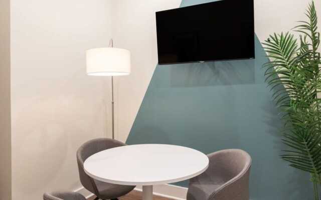 Sosuite 2BR Loft w W/d, Gym, Lounge