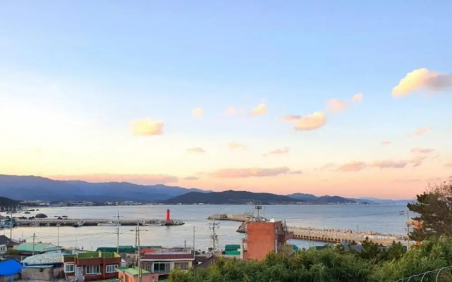 Pohang Sea and Bamboo Pension