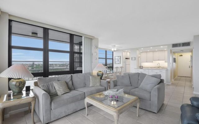 Beachfront Condo With Pool/views From two Balconies