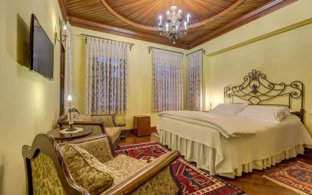 Kaucuk Hotel