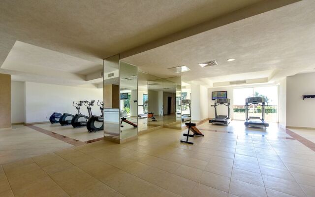 Beautifully Decorated 2 Bedroom Condo