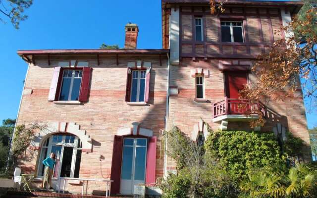 House With 10 Bedrooms In Arcachon With Wonderful Sea View Enclosed Garden And Wifi