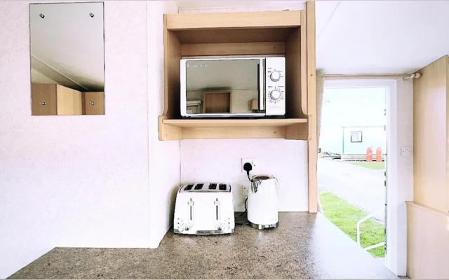 Impeccable 2-bed Static Caravan in Morecambe