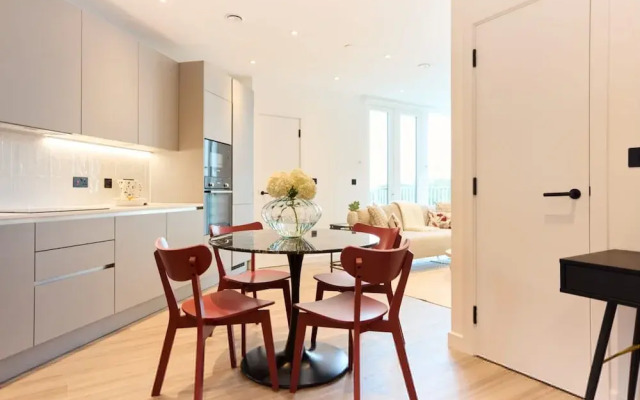 The Tottenham Wonder - Pleasing 2bdr Flat With Balcony