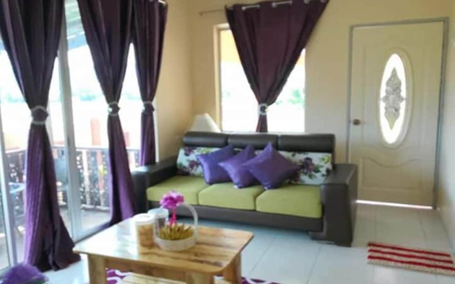 ZEN Rooms Villa Bunga Padi