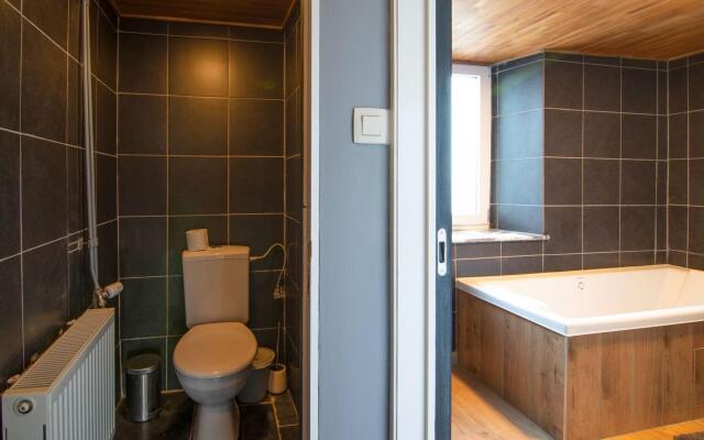 Very spacious house with sauna, spa and countryside views