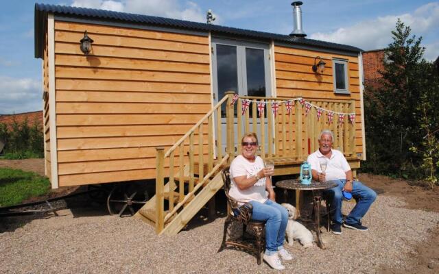 The Little John Petite Cosy Cabin At Fairview Farm Nottingham Set In 88 Acres