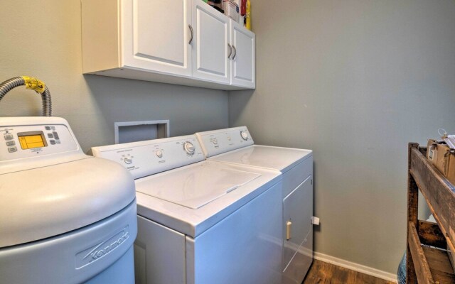 Waterfront Lake Travis Home w/ Pool Access!