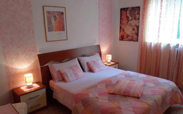 Saglia Apartments