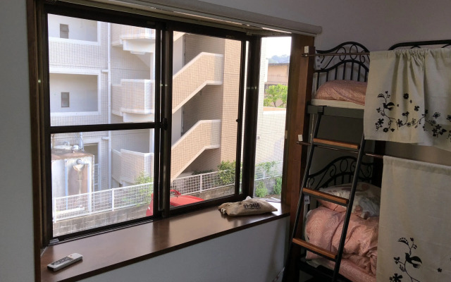 Happy Closet & Wasamon Hostel