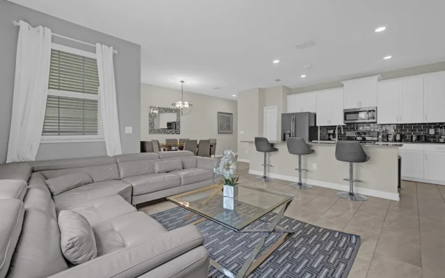 Luxury Davenport Home Perfect Family