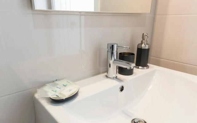 Downtown Porto Mouzinho Studio Apts