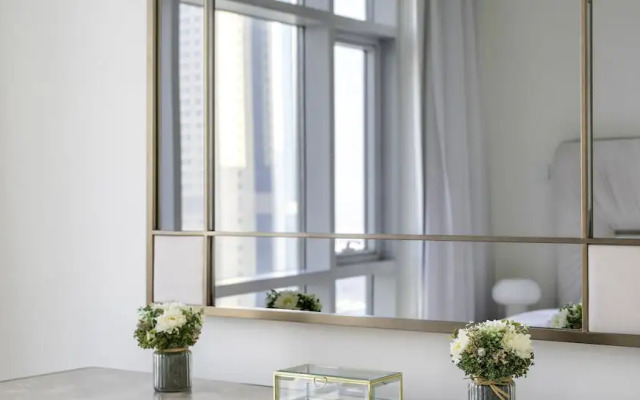 Stunning 2 BR in the heart of Downtown