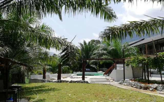 Embun Resort Lake Sahom