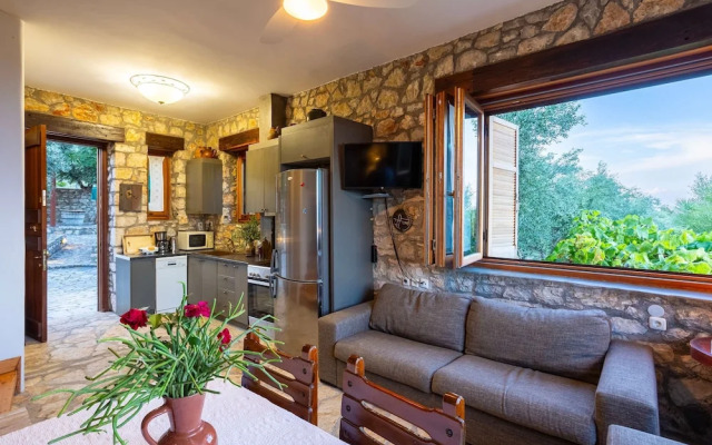 Stone Farmhouse in Groves - Sea Mountain Views
