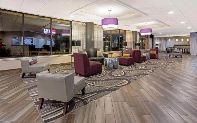 La Quinta Inn & Suites by Wyndham Tacoma - Seattle
