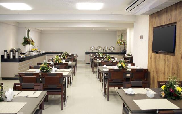 Hotel Beaga Convention Expominas by MHB