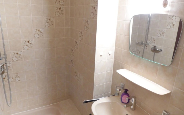 Thalia Lens in Lens With 2 Bedrooms and 3 Bathrooms