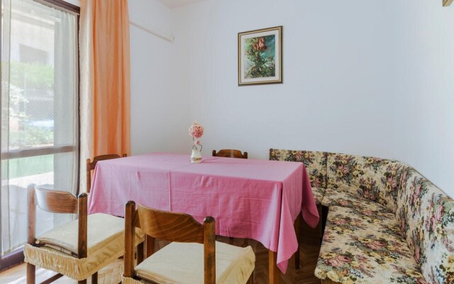 Amazing Home in Rovinj With Wifi and 4 Bedrooms