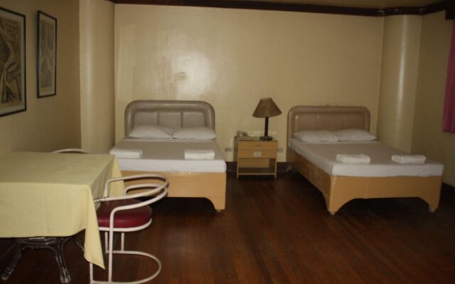 Regatta Residence Hotel